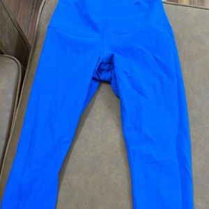 Lululemon wonder under size 4